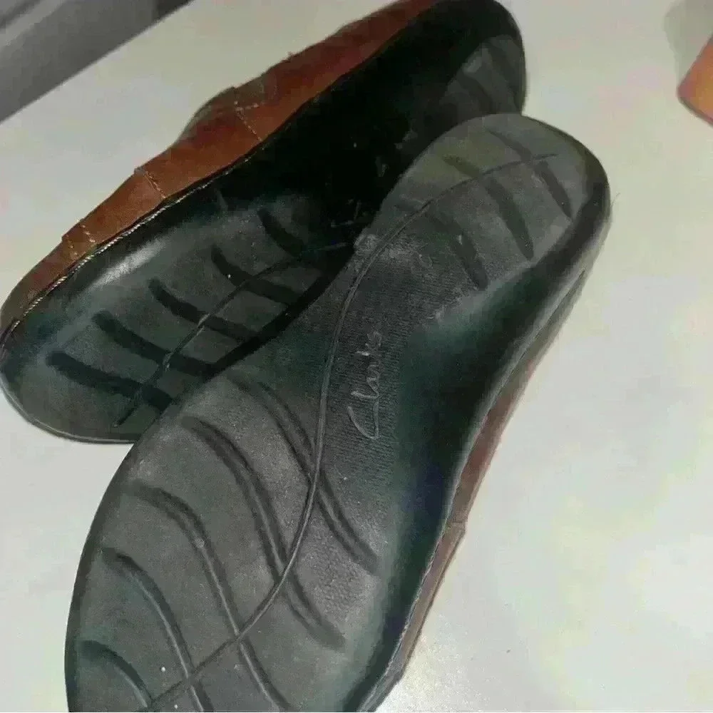 Clark slide on shoes size 7